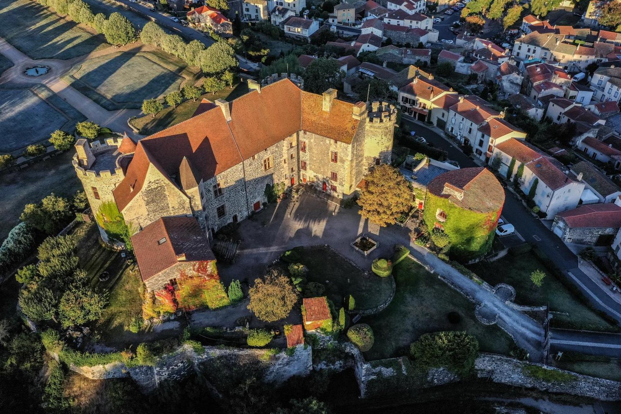 Chateau Royal De Saint-Saturnin Exterior foto