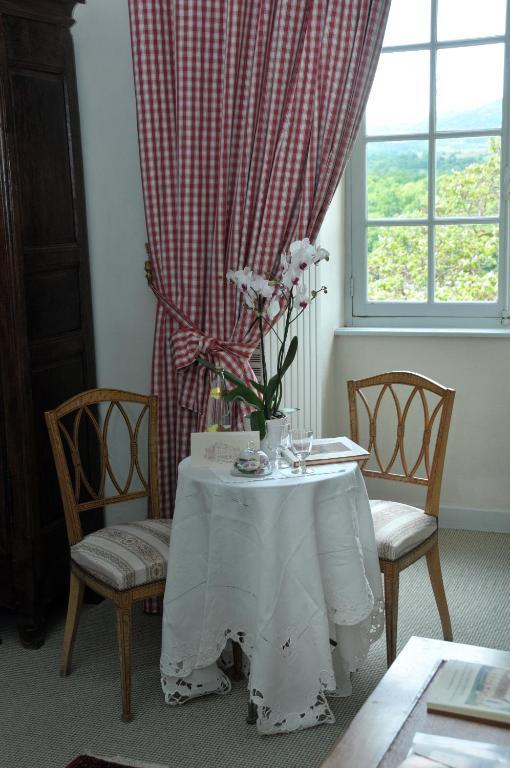 Chateau Royal De Saint-Saturnin Zimmer foto